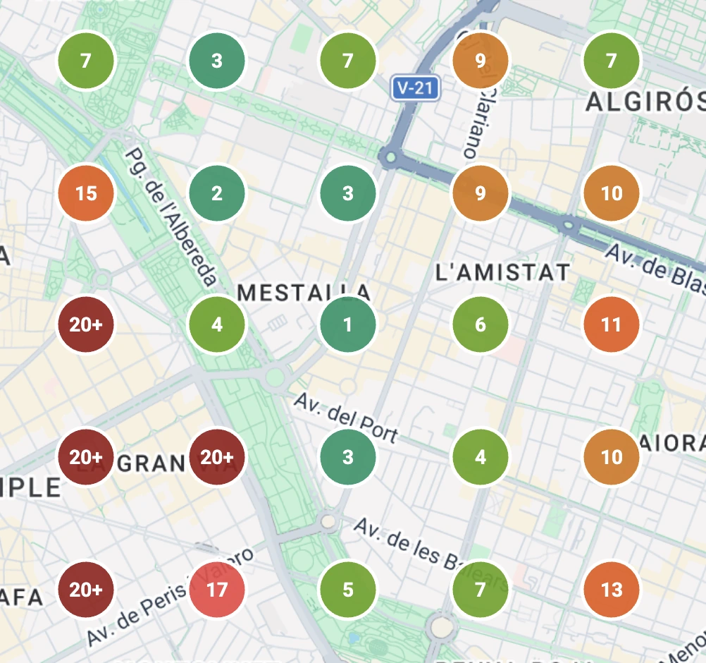 The grid of positions in detail over the map: one disc per point with the ranking the business comes up at, from green to red.
